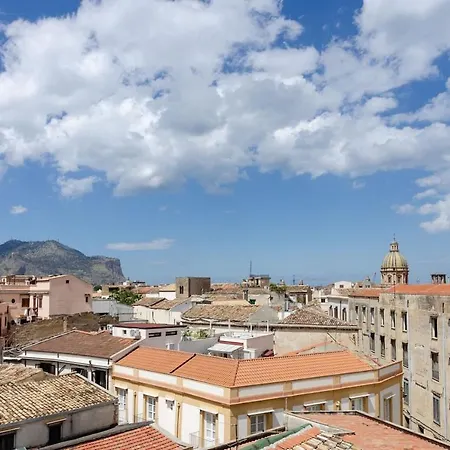 Apartment Santa Chiara 9 *